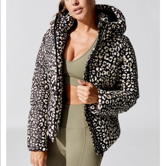 Carbon38 Jackets & Blazers - NWT Carbon 38 Shadow Lynx Puffer Jacket Small